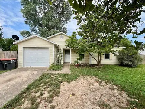 1355 Aspen CIR, Elkins, AR 72727