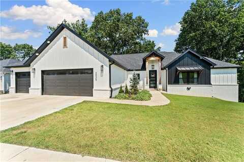 2035 S Collins DR, Pea Ridge, AR 72751