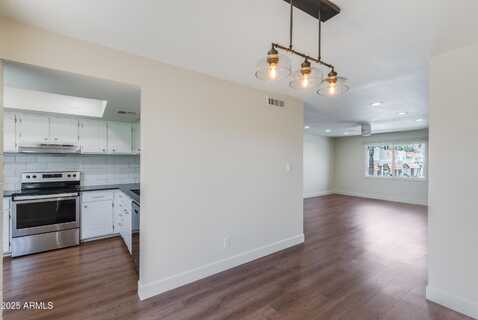 4201 E CAMELBACK Road, Phoenix, AZ 85018