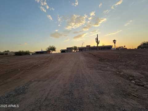 522 S CORTEZ Road, Apache Junction, AZ 85119