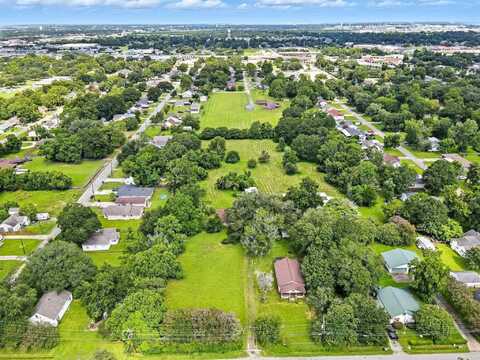 5427 32ND ST, Groves, TX 77619