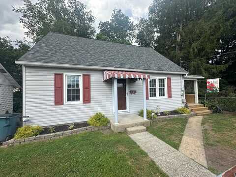 124 CLAYTON AVENUE, BECKLEY, WV 25801