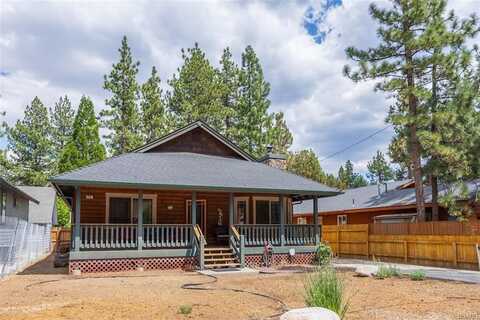 912 Michael Avenue, Big Bear City, CA 92314