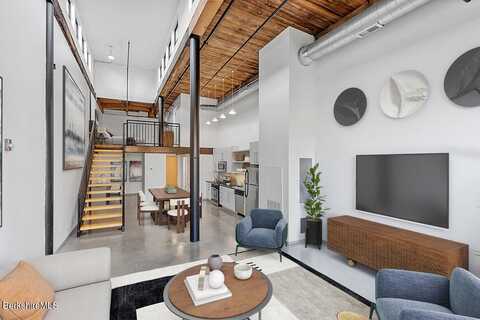 160 Water St, Williamstown, MA 01267