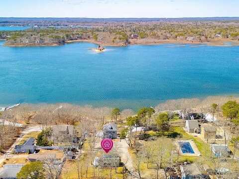 8 Stanley Road, Mashpee, MA 02649