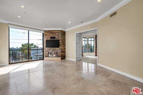11847 Gorham Ave, Los Angeles, CA 90049