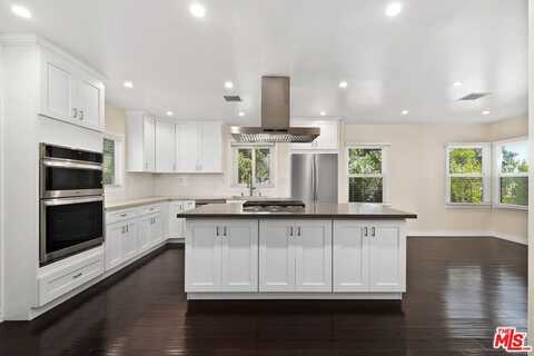 4401 W 58th Pl, Los Angeles, CA 90043