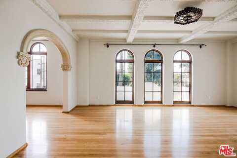1302 Sweetzer Ave, West Hollywood, CA 90046