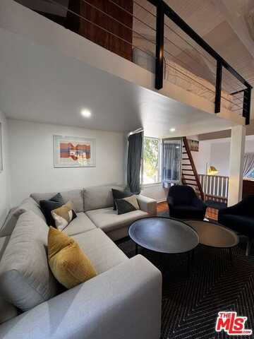2449 Riverside Pl, Los Angeles, CA 90039