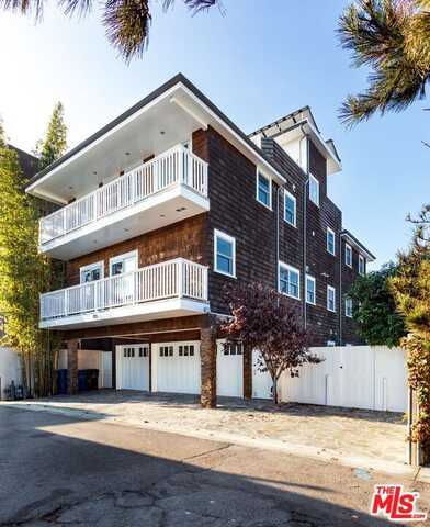 702 Pacific Ave., Venice, CA 90291