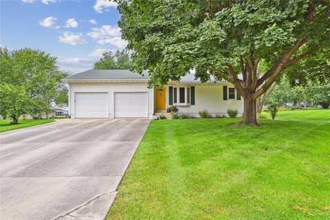811 Iowa Street, Center Point, IA 52213