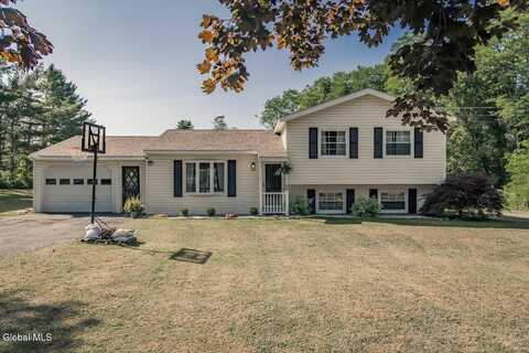 536 McQueen Road, Perth, NY 12010