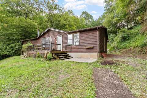 70 Barnyard Lane, Green Mountain, NC 28740