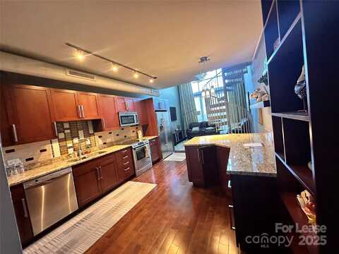 215 Pine Street N, Charlotte, NC 28202