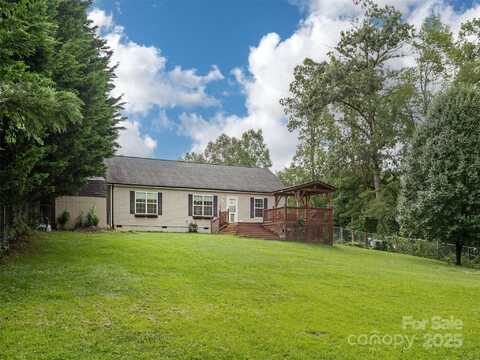 15 Starling Way, Hendersonville, NC 28792