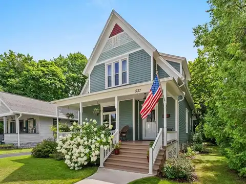 537 Kentucky St, Sturgeon Bay, WI 54235