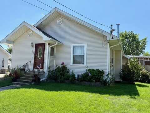 725 N 2nd Avenue E, Newton, IA 50208