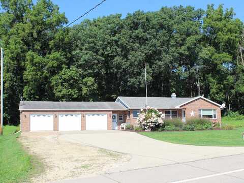 17234 Balltown, Sherrill, IA 52073