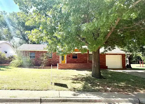2523 Cherry St, Woodward, OK 73801