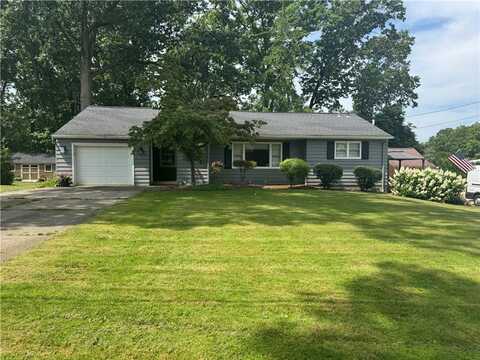 801 Lillian Dr, Hermitage, PA 16148