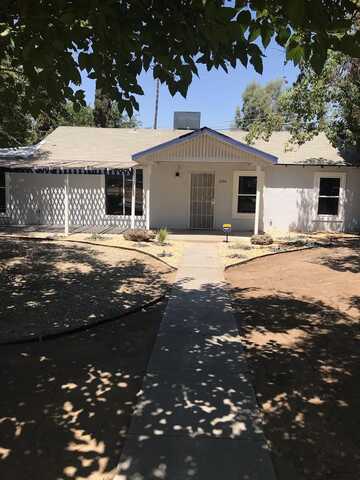 1554 Thomas Avenue W, Fresno, CA 93728