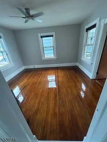 4 Bay Ave, Bloomfield, NJ 07003