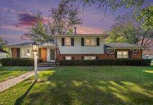 9330 Hayes Street, Crown Point, IN 46307