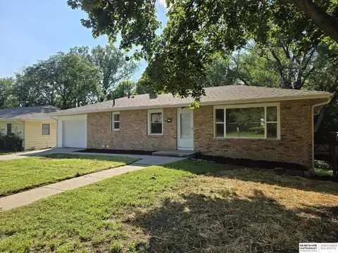 122 HILLSIDE Drive, Bellevue, NE 68005