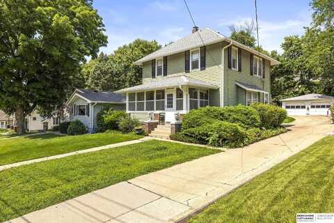 222 Locust Lodge Avenue, Council Bluffs, IA 51503