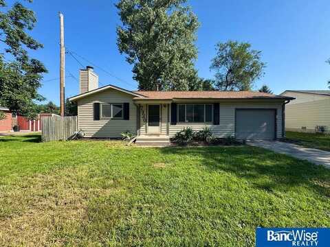 7920 Cherrywood Drive, Lincoln, NE 68510