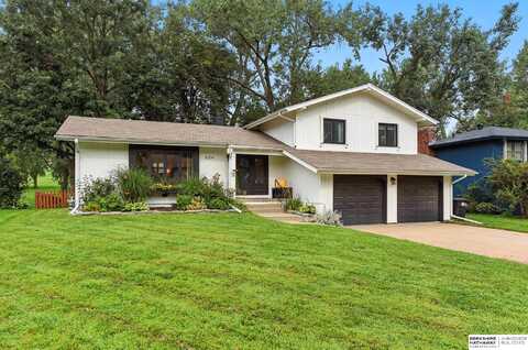 6374 Ponderosa Drive, Omaha, NE 68137