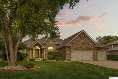 904 W Centennial Road, Papillion, NE 68046