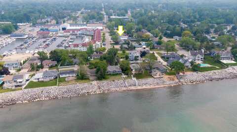 340 N Berrien Street, New Buffalo, MI 49117