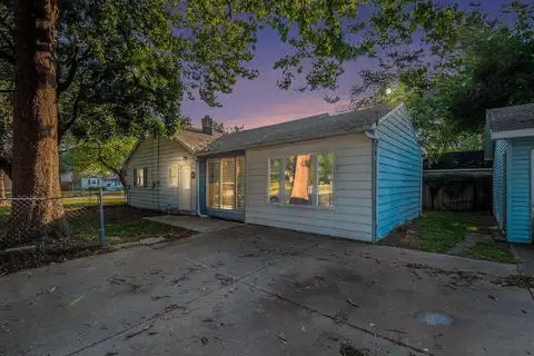 960 33rd Street SW, Wyoming, MI 49509