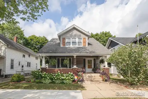 935 Pine Avenue NW, Grand Rapids, MI 49504