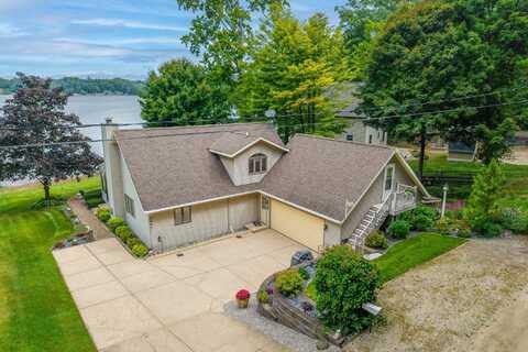 2495 Mayo Drive, Fremont, MI 49412
