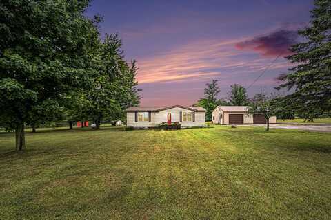 2771 W Arthur Road, New Era, MI 49446