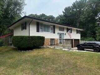 4736 S Cedar Trail, Stevensville, MI 49127