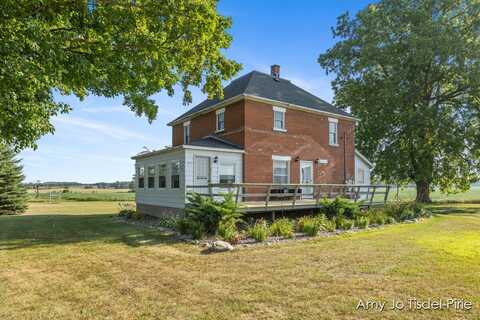 5060 N Neff Road, Edmore, MI 48829