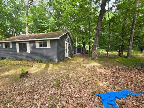 2300 N 28th Street, Fountain, MI 49410