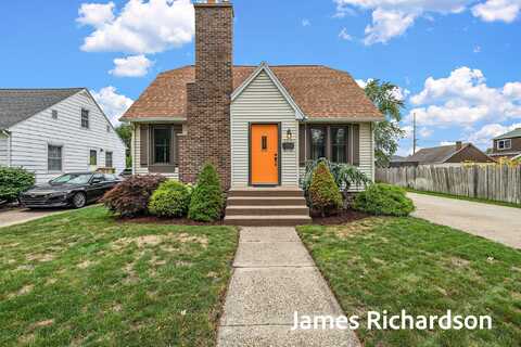 1037 Waverly Avenue, Grand Haven, MI 49417