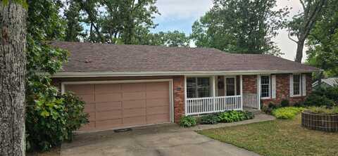 902 Wildwood Drive, Cassville, MO 65625