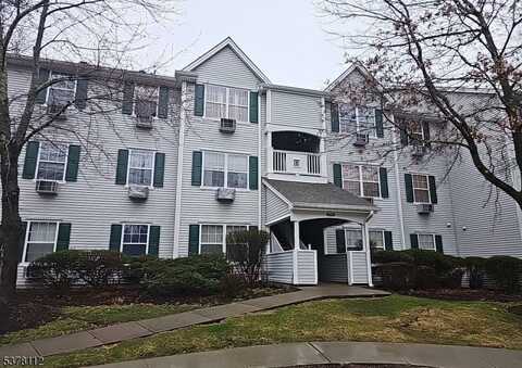 107 Chatfield Dr, Pequannock, NJ 07444