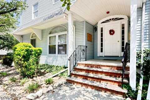 133 Center St, New Milford, NJ 07646