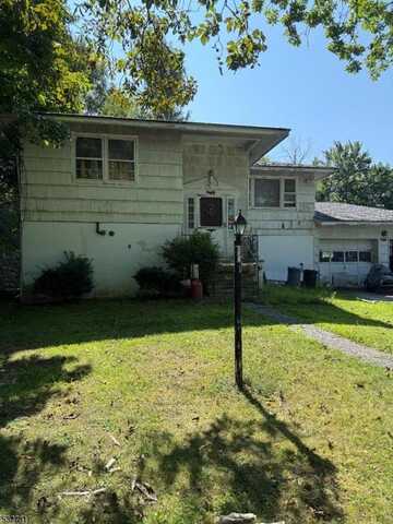 62 Barry Dr, Vernon, NJ 07422