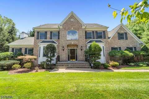 4 Michelle Ct, Harrington Park Boro, NJ 07640
