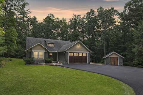 649 Highland Springs Rd, Lewisburg, WV 24901