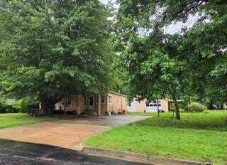 702 Illinois Street, Neodesha, KS 66757