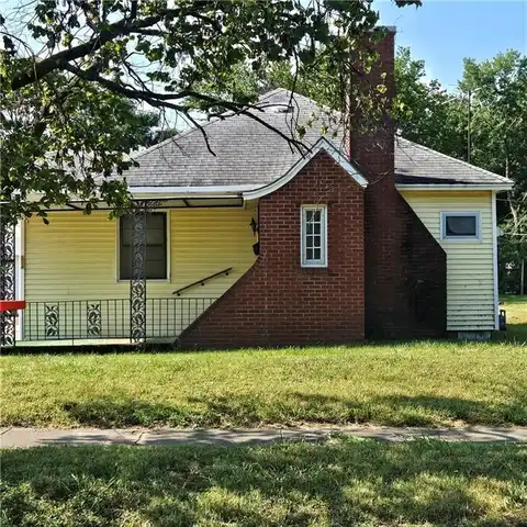 524 E Washington Street, Pittsburg, KS 66762