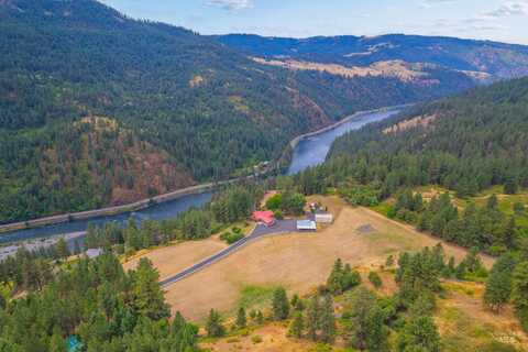 211 Ridge View Dr, Lenore, ID 83541